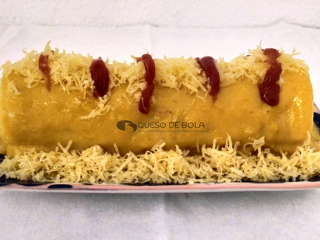 Arrolladito gitano de guayaba y queso de bola