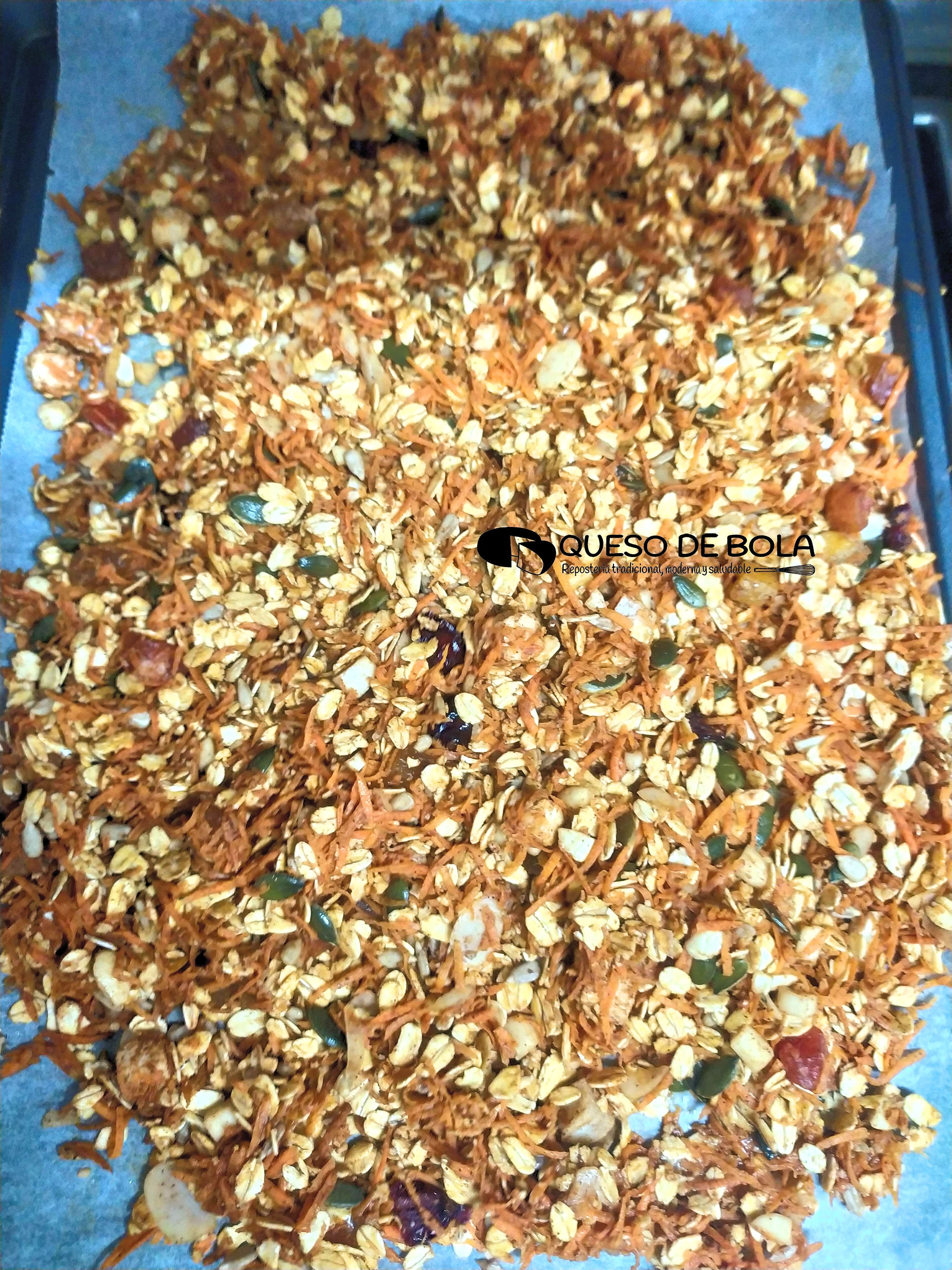 Granola saliendo del horno