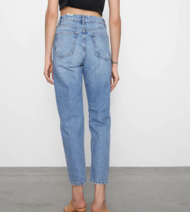 الصورة المصغرة: high-waist jeans Featuring five-pocket design ripped detailing on the front and
