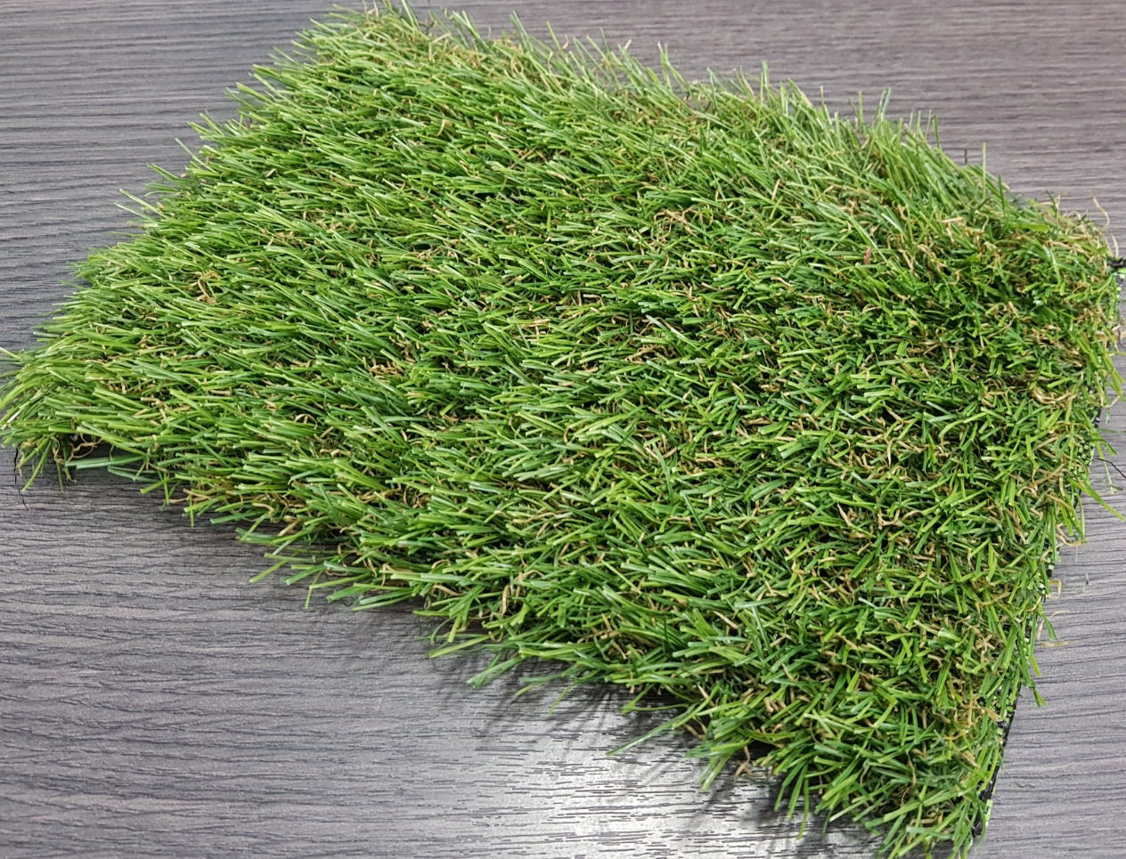 Césped Artificial 800gr 25mm Verde hilos Amarillo