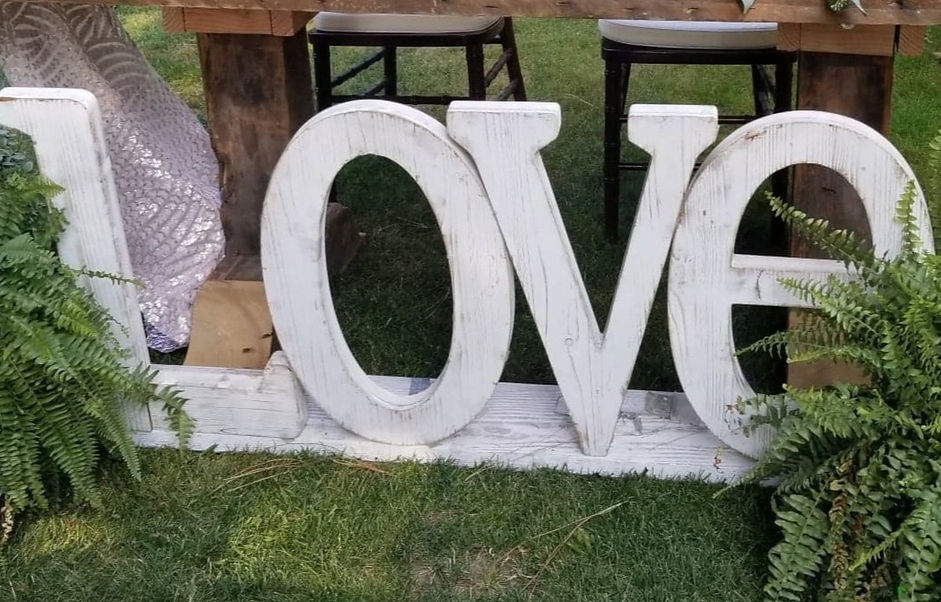 Love Weddings Decor