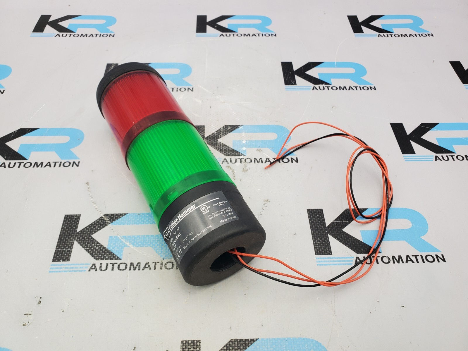 Cutler Hammer E26BL /A2 Red/Green Vertical StackLight Base 1.5kV 250V 6W