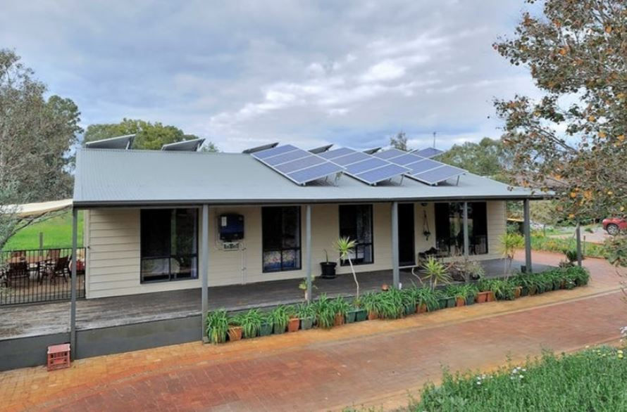 Thumbnail: 4x1 Weatherboard House With Verandah