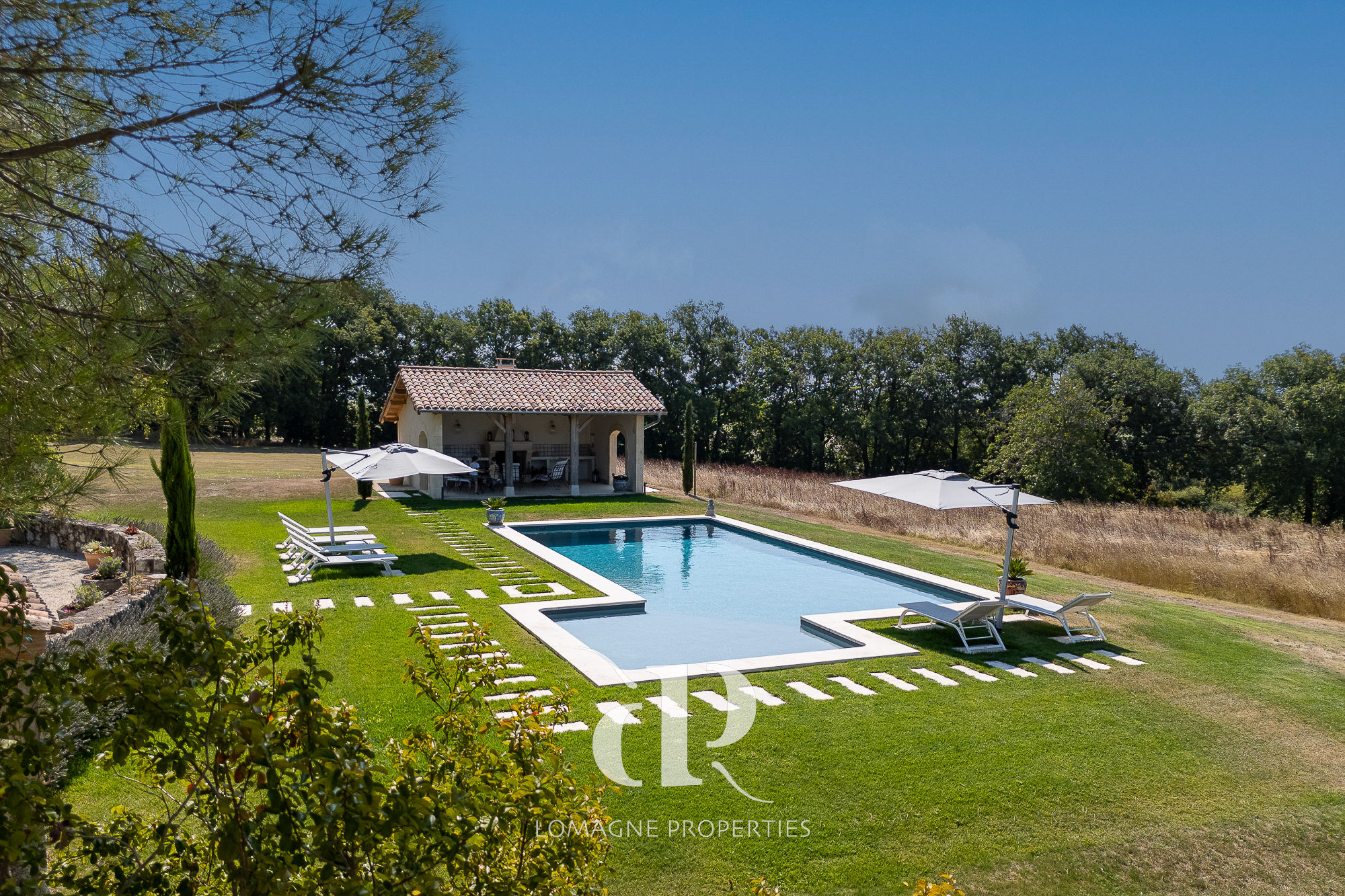 High-End Country Estate with Independent Gîte and Two Pools in Occitanie, Gers (32) - Image 10