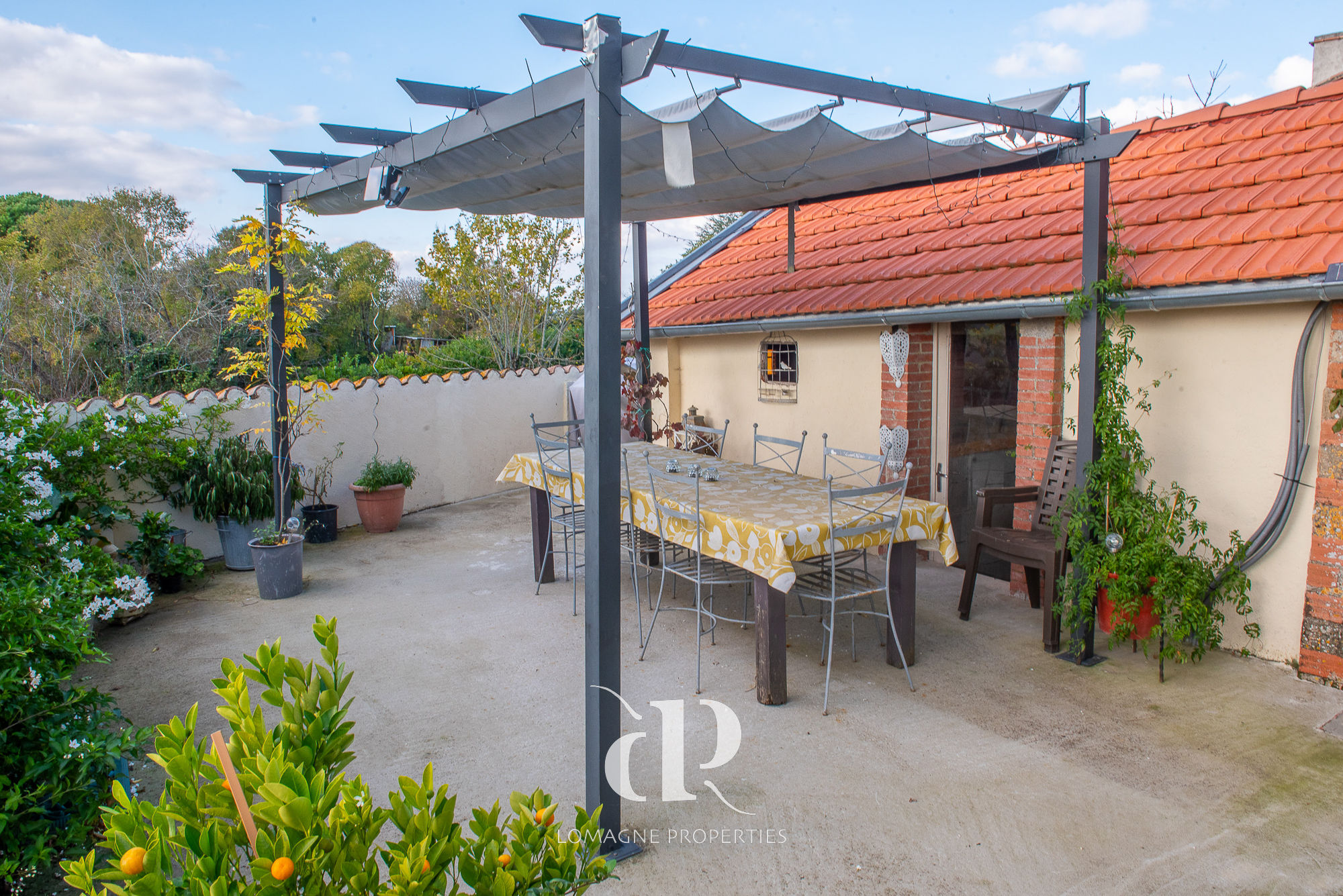 Bright adorable village home with Pyrenees views in Occitanie, Gers (32) - Image 17