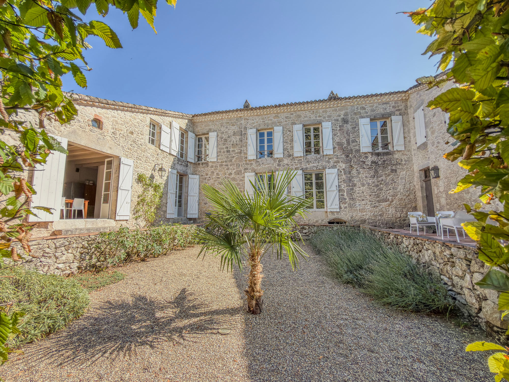 The Art of Living – A Boldly Restored Village Home  in Occitanie, Tarn-et-Garonne (82) - Image 24