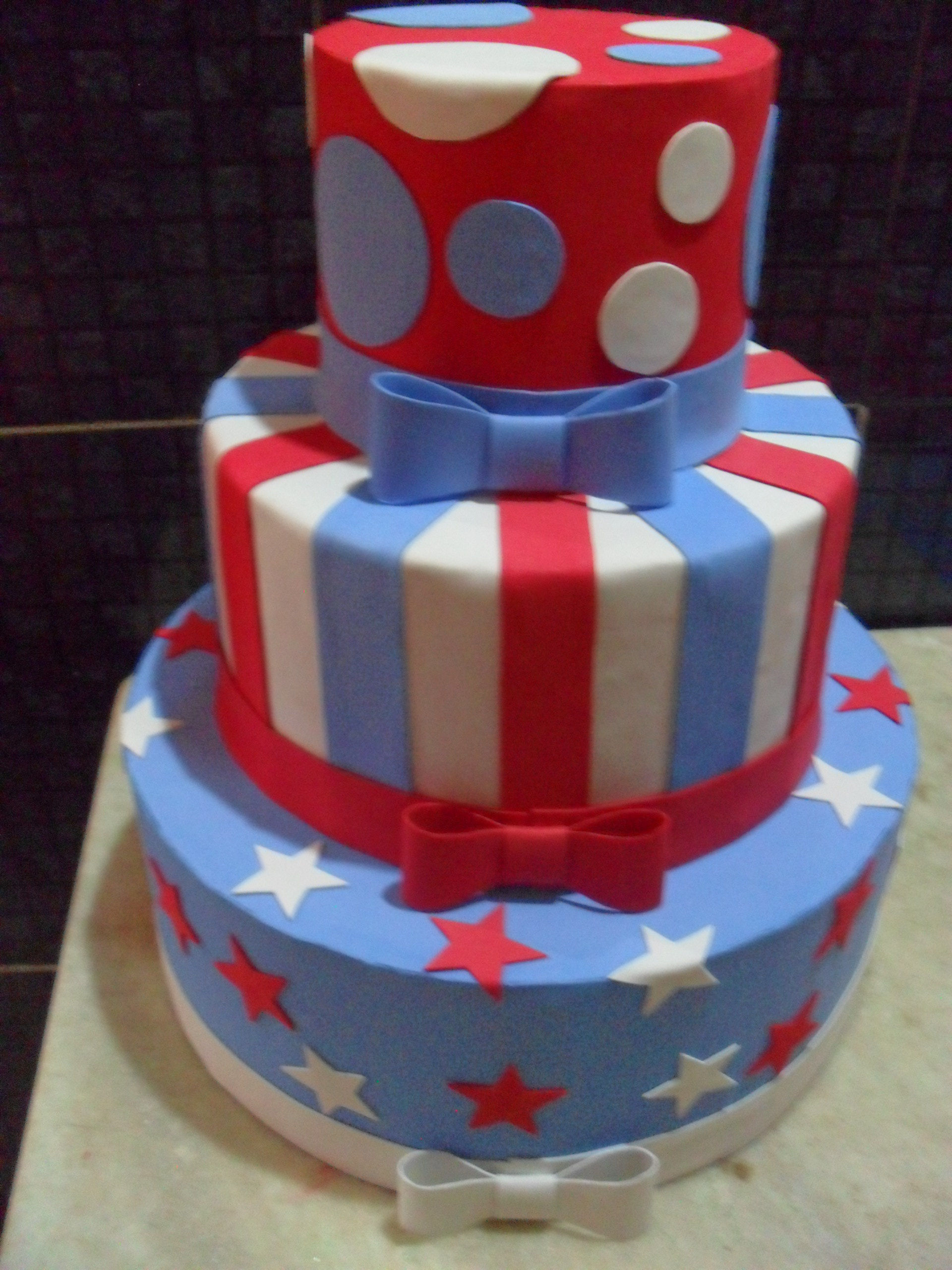 Bolo Eva - Circo - Mod. 002 - 3 Andar