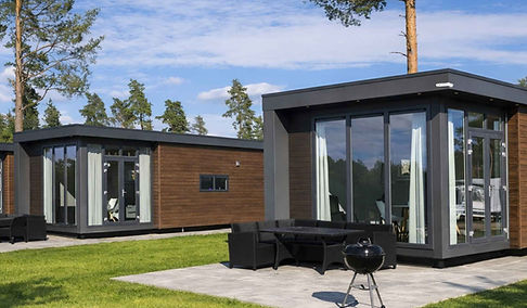 Moderne nordiske hytter med uteplass, for nye begynnelser.