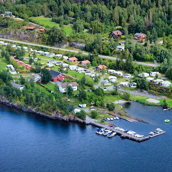 Drohnenaufnahme vom Tyrifjord und Utvika Camping.