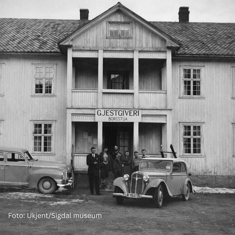 Borgerstua som gjestgiveri i påsken 1953, med en Adler og en Nash foran