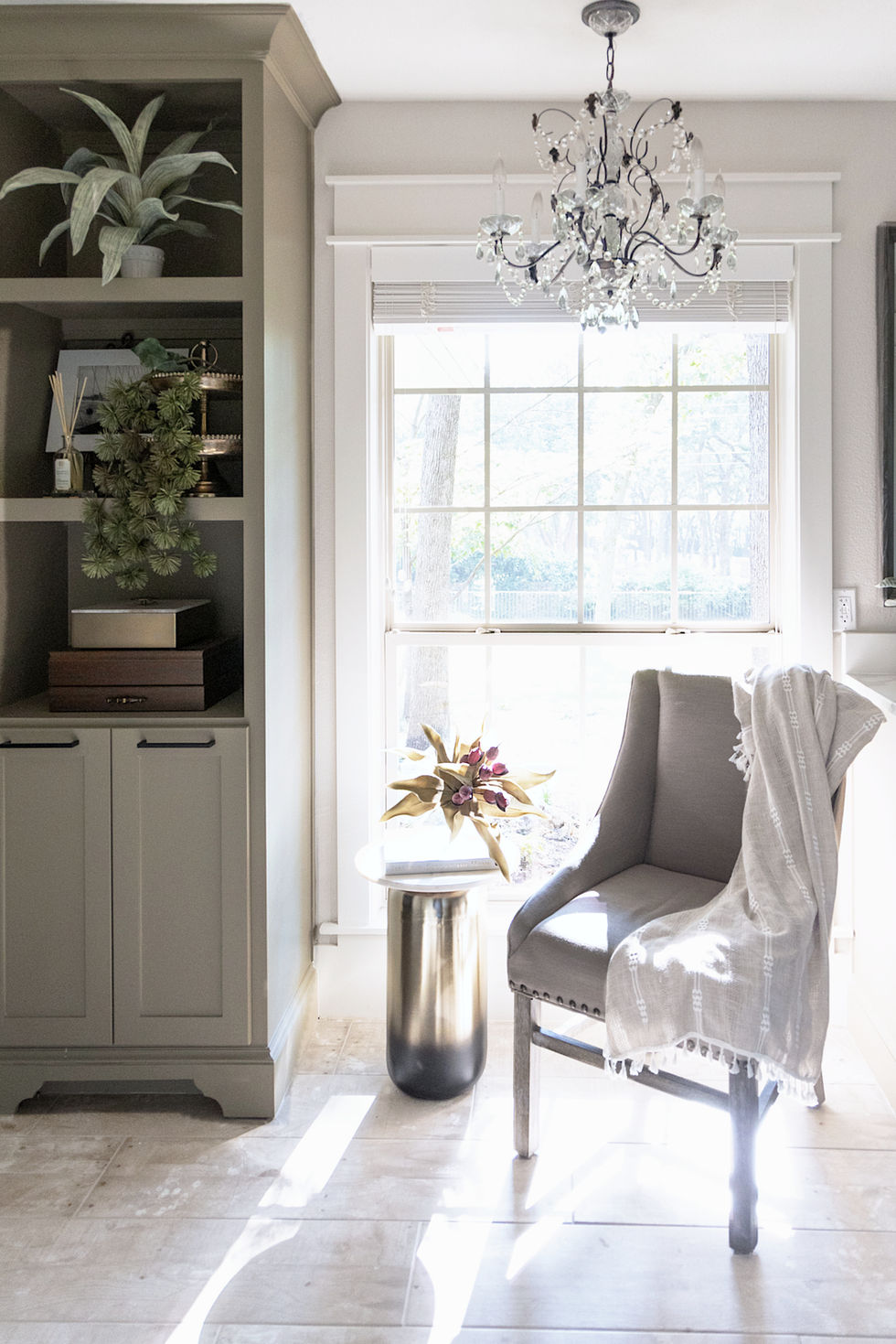 Portfolio, fern haven, texas ranch home, estate home, collected objects, global art, global artifacts, French country styl, extra large windows, stone fireplaces, built in cabinetry, beautifully curated home, interior design, iced tulips interiors