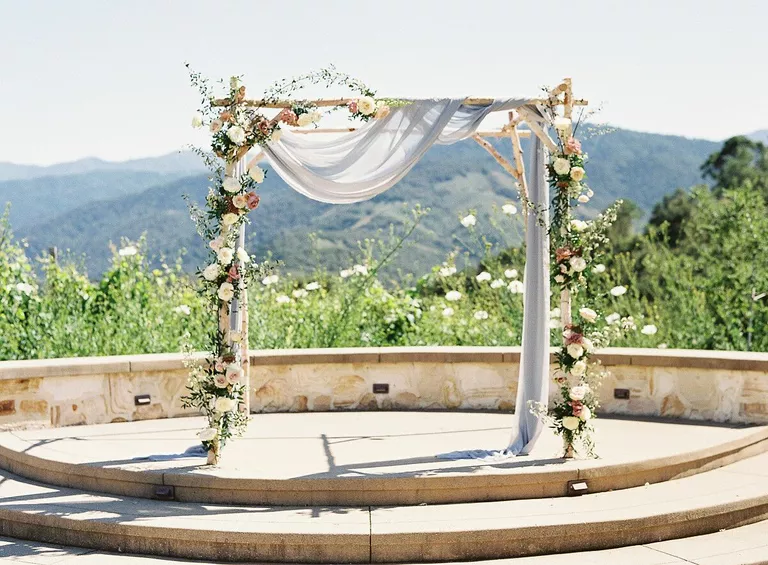 aspen arbor with drap _ Floral.webp