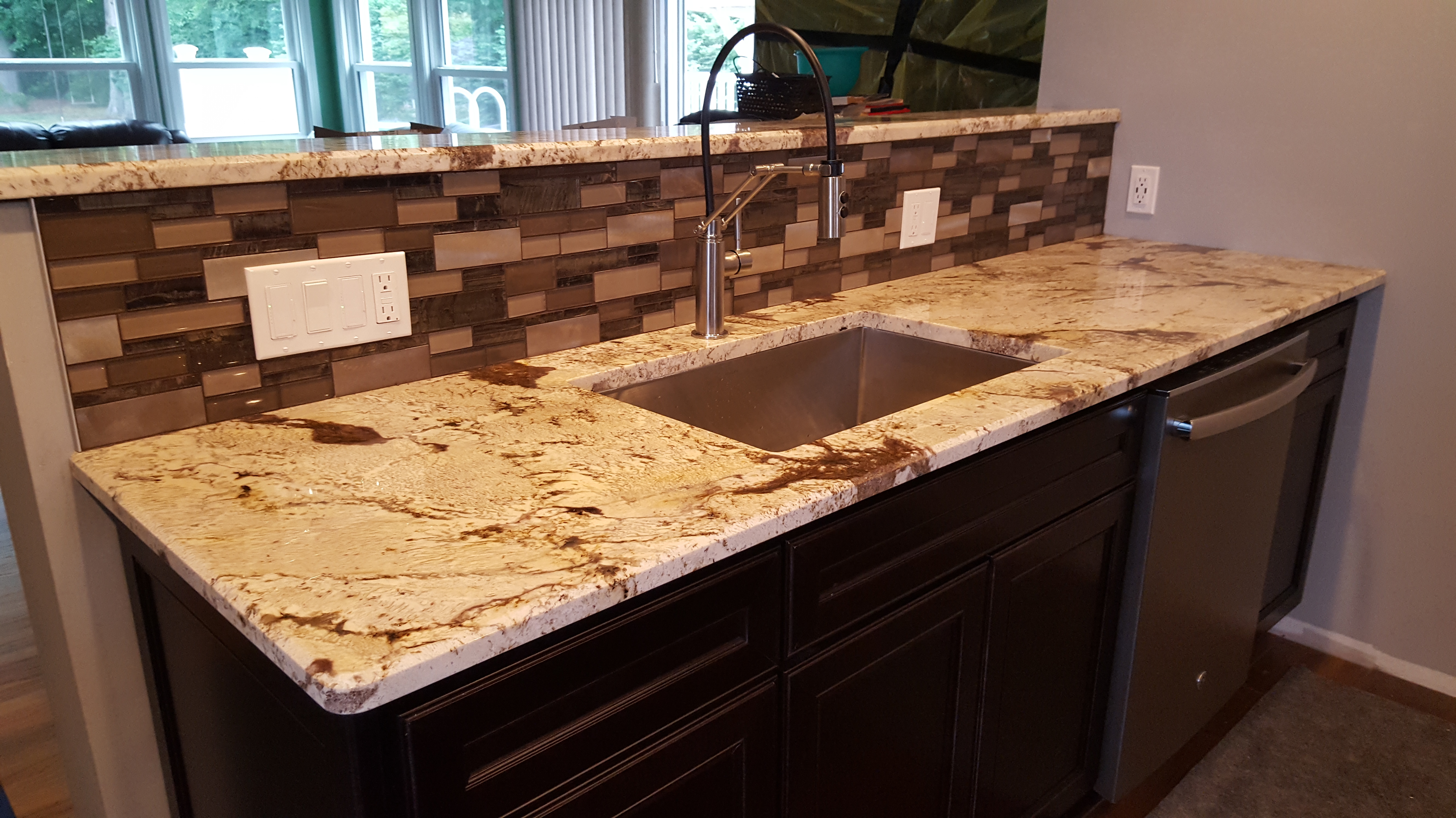 Sink with backsplash