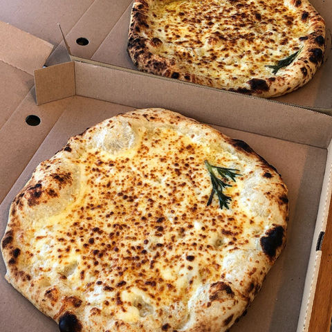 Karlito's Trim Pizza Garlic Bread