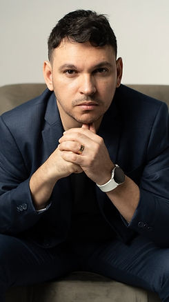 Ontem foi dia do Thiago Magalhães renovar as suas fotos profissionais aqui no nosso estúdi