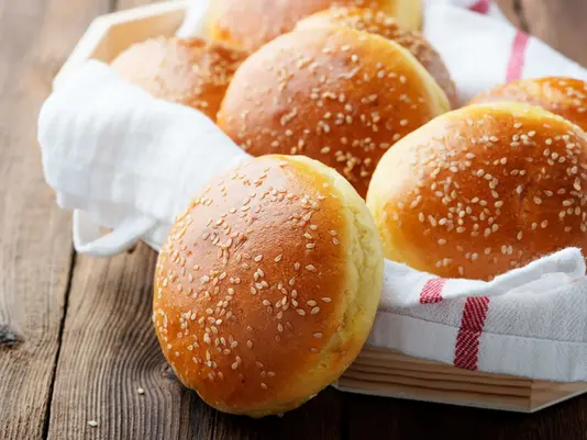 Descubriendo la deliciosa historia del pan de hamburguesa