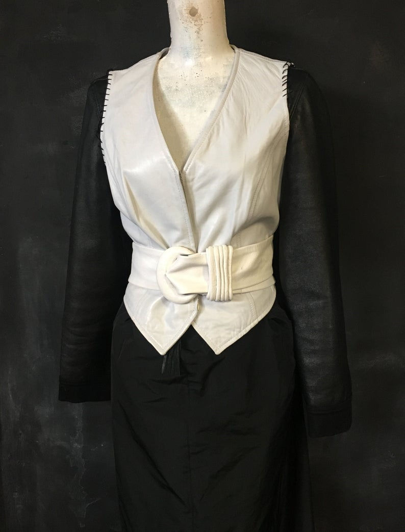 Thumbnail: Moschino leather set wrapskirt & jacket funny vintage Vorrei La Pelle Nera!