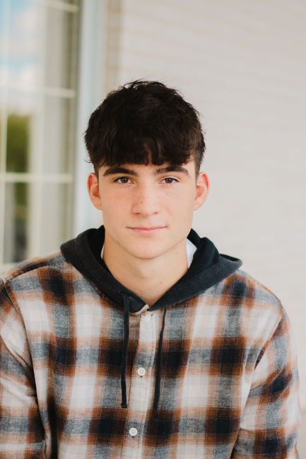 BURTONSENIORPHOTOS-003