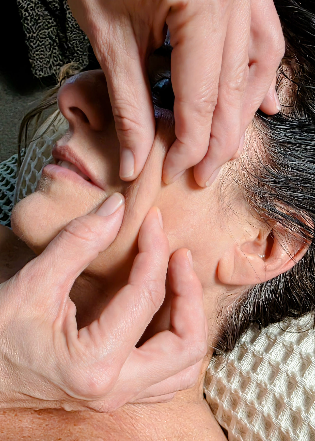 Korugi Facial Massage: Natural Face Sculpting and Tension Relief