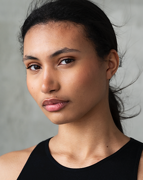 Pola portrait mannequin Rachel Issa Monlouis book pro Lyon Confluence par Julia Guérin