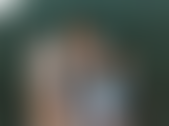 Photo de mariage de jeunes mariés arrivant à cheval au vin d'honneur au domaine de Montfriol