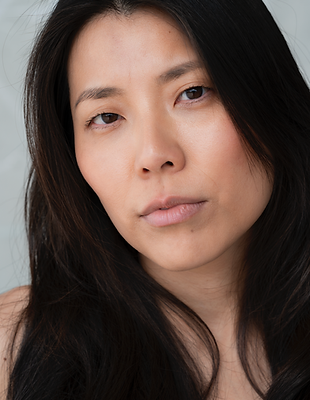 Portrait mannequin book comédien Lyon Lila Hoasen par Julia Guérin à Lyon.png