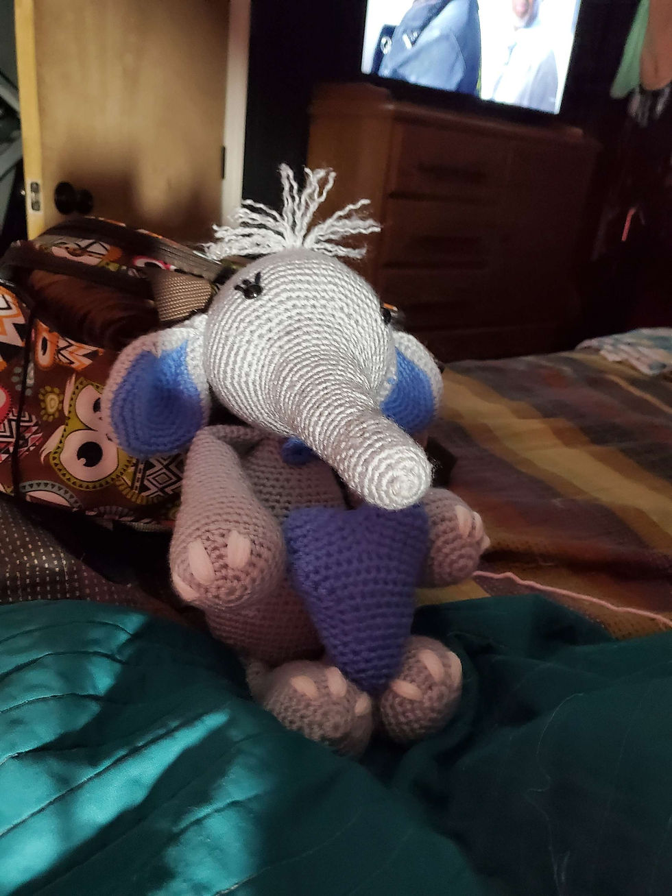 Thumbnail: Elephant W/Heart