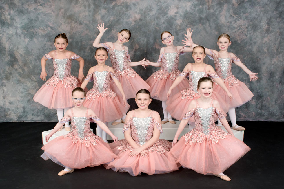 2-10 Dancing Dolls