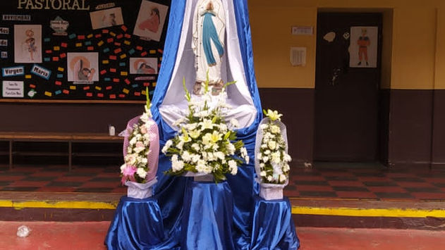 Mes de María en nuestro Liceo.