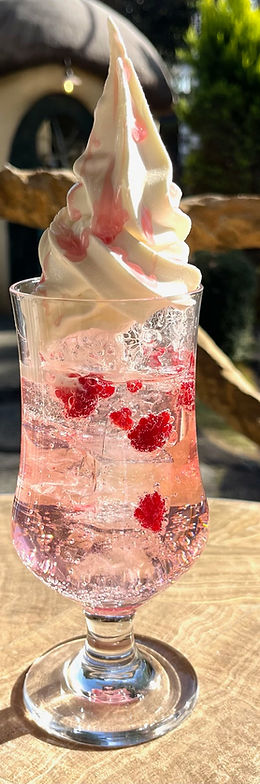 クリームソーダカツオ 大人の喫茶風イチゴクリームソーダ | 埼玉県のリキュール