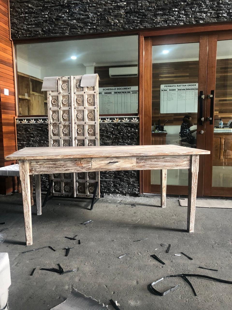 Thumbnail: Dinning Table