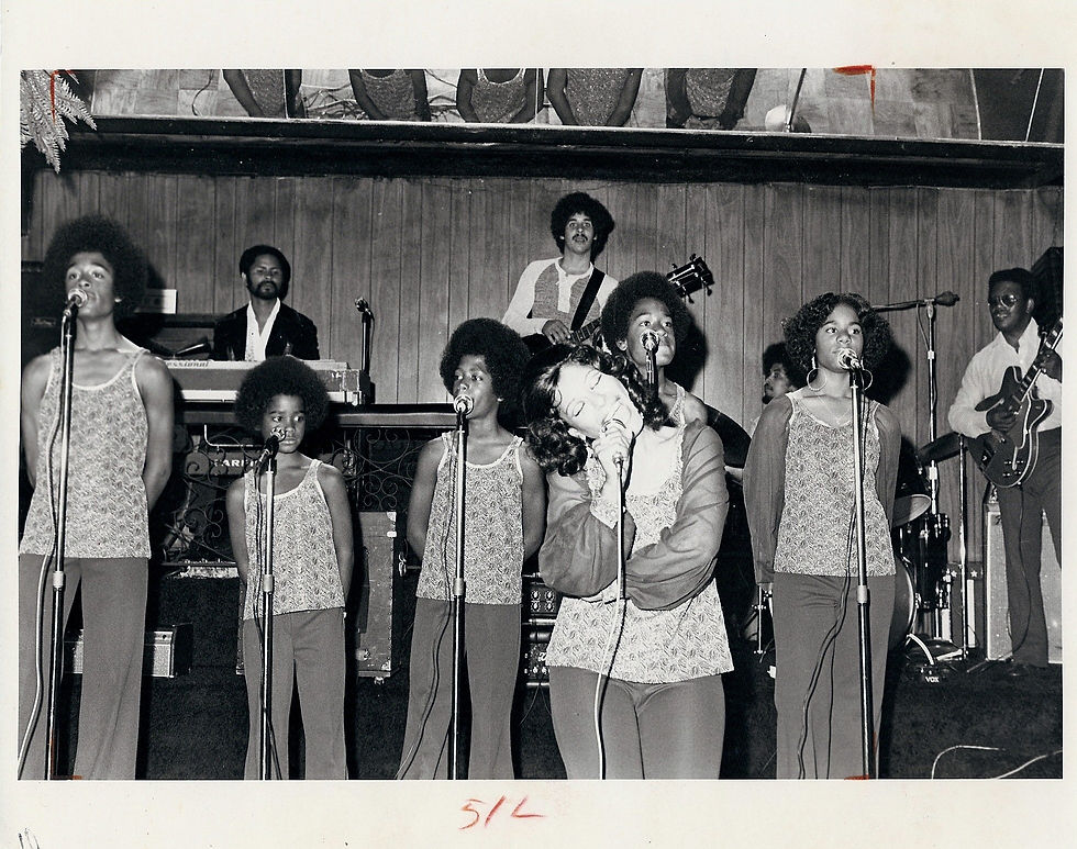 The Whitney Family - Right On! mag