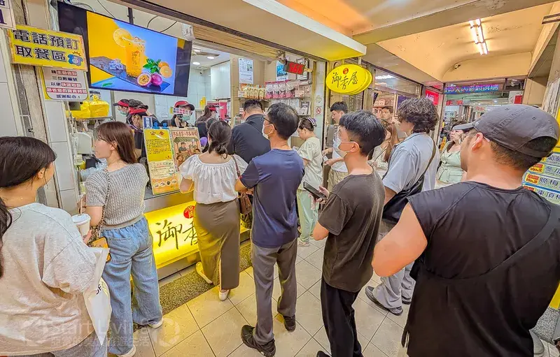 源興御香屋位在嘉義噴水圓環旁