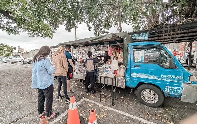 頭城火車站旁的「阿伯炸蛋蔥油餅」 圖片