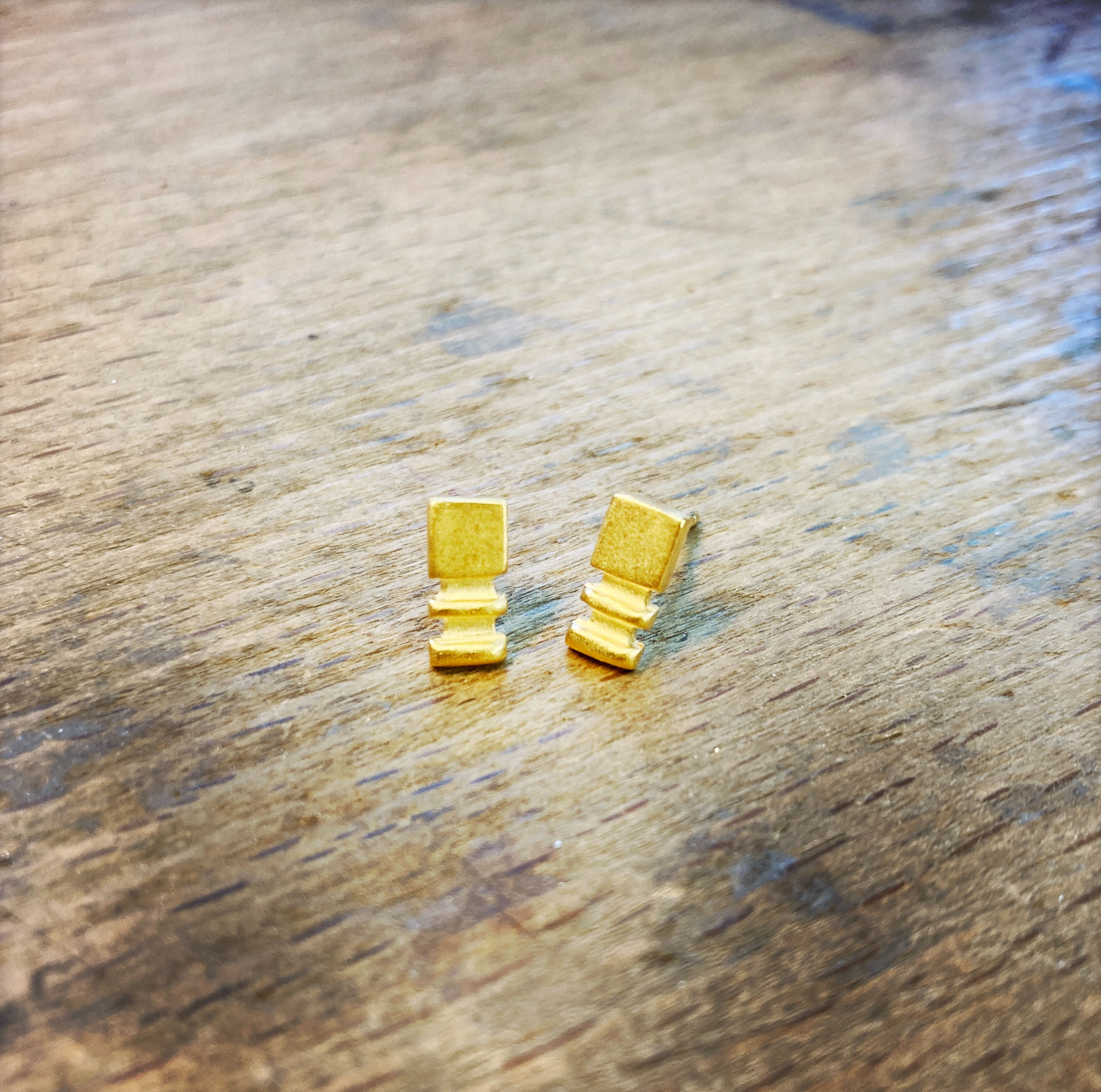 Stekeroorbellen INDI verguld