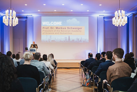 johanna-weber_fotografie-muenchen_corporate_event_Munich-Postdoc_Night_6981.jpg