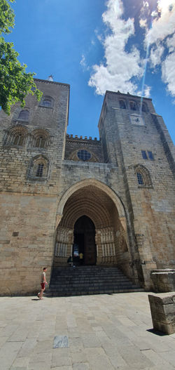 Évora