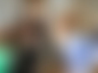 Tänzerische Improvisation fördert spontanen Ausdruck, unterstützt die Selbstwahrnehmung und bricht mechanische, automatisierte Bewegungsmuster auf.g