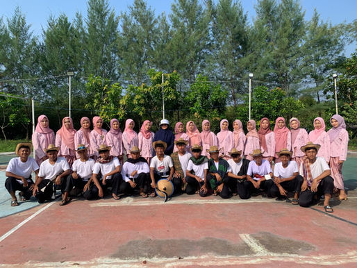 Bukan Sekadar Kostum Nelayan, Kelas X-2 SMAMIX Tunjukkan Semangat Gotong Royong di Karnaval Desa