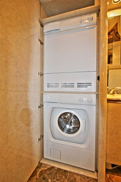 07 Prevost Marathon Washer/Dryer