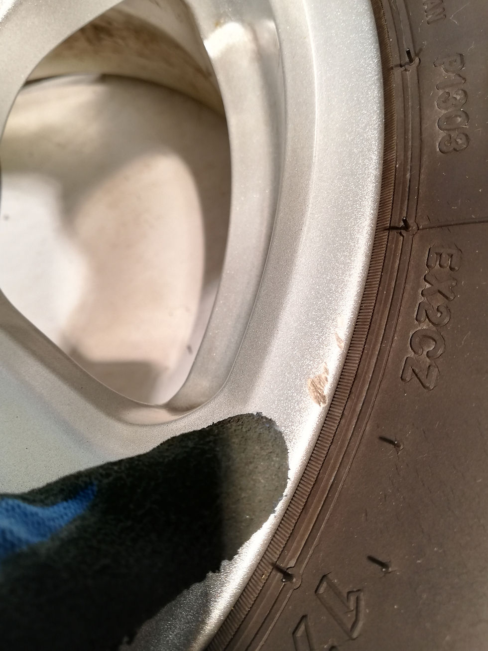 サムネイル： ポルテ等に♪ 175/70R14 ノーマルタイヤ x MIllous アルミホイール 4本セット (G-340)