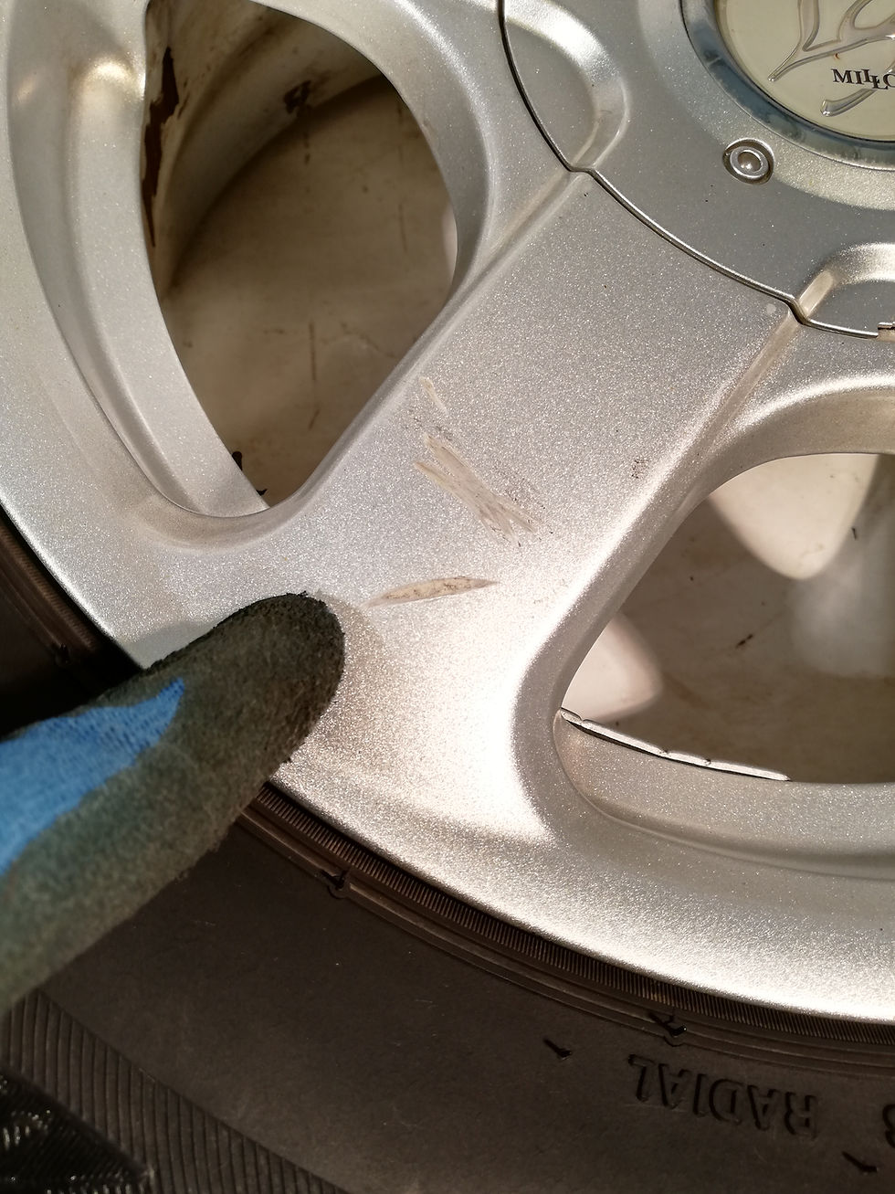 サムネイル： ポルテ等に♪ 175/70R14 ノーマルタイヤ x MIllous アルミホイール 4本セット (G-340)