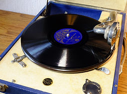 1954 Decca Model 66 in cream & blue leathercloth.
