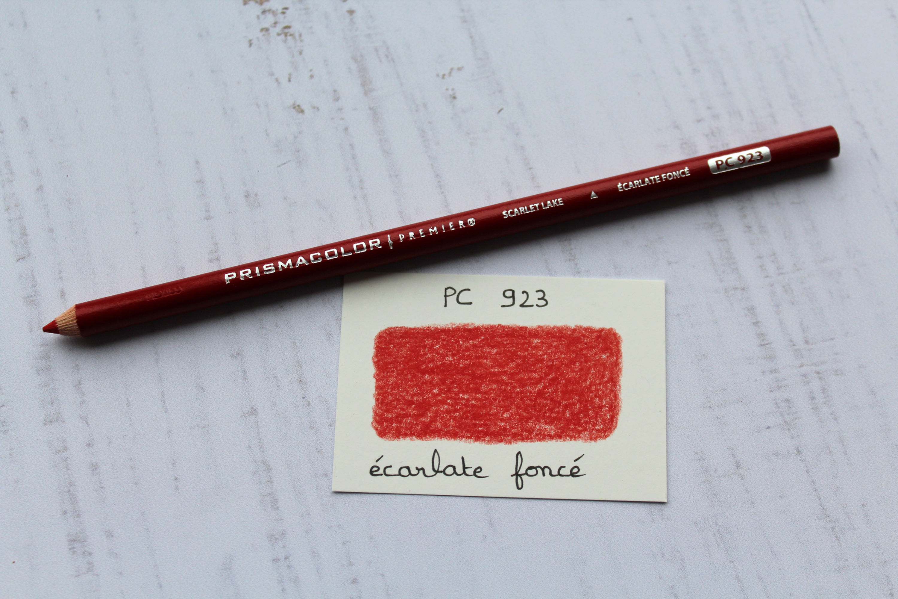 PRISMACOLOR PREMIER - Crayon de couleur PC 923 Ecarlate foncé