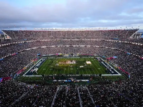 Bad Bunny en el Super Bowl LX: 13 minutos que redefinieron a Estados Unidos