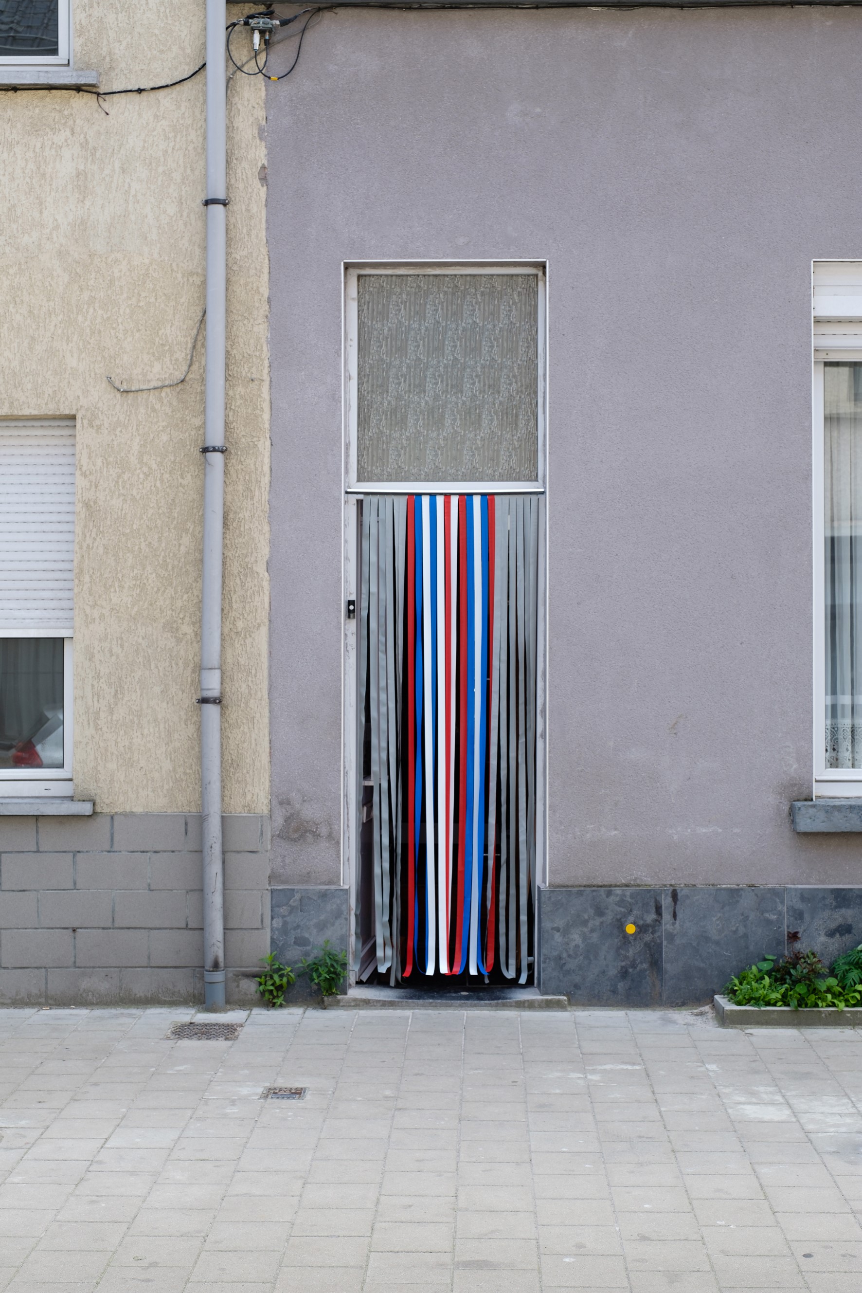 BUILDING AN ART COMMUNITY