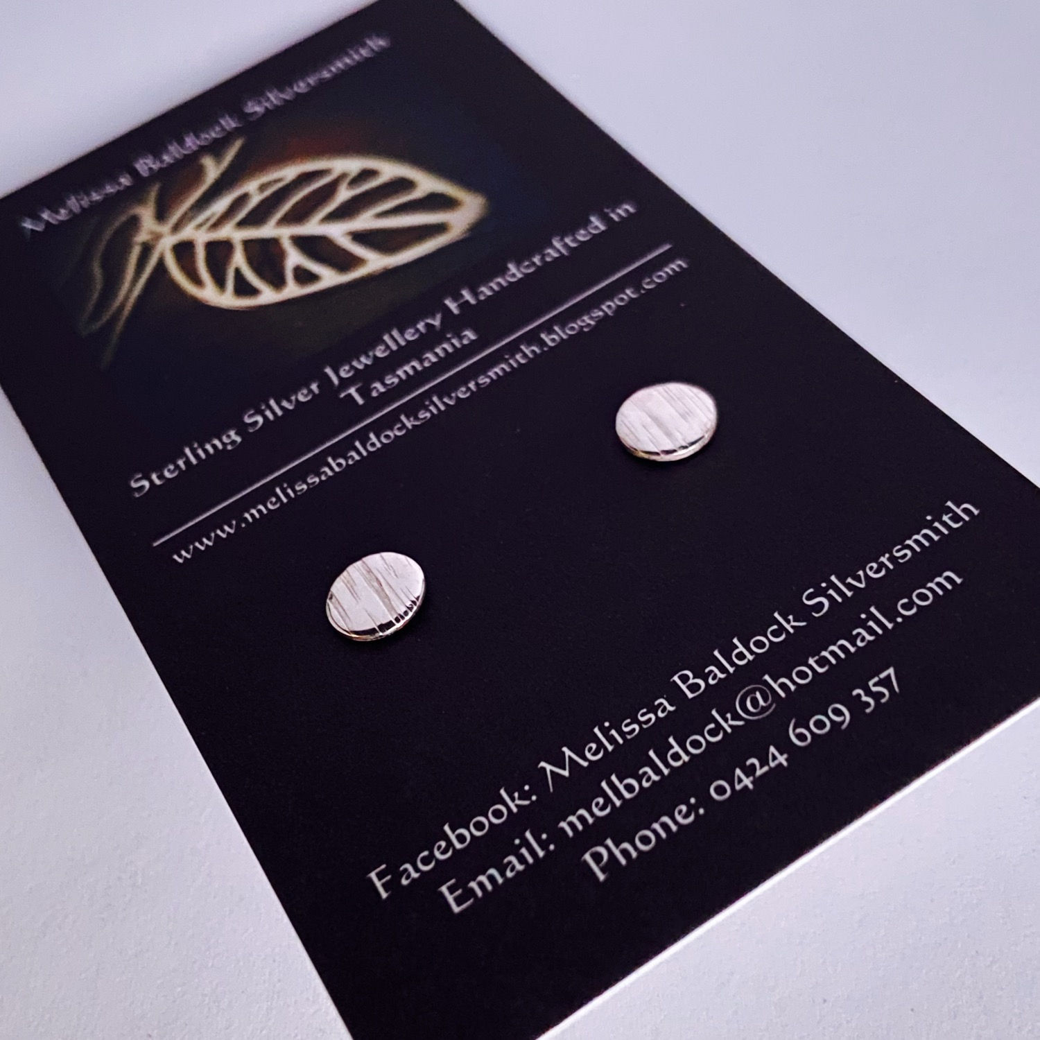 Small Round Bark Tetured Stud Earrings 