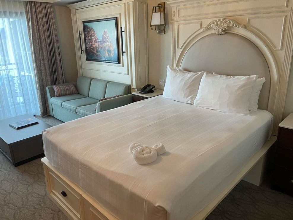 Disney World Deluxe Resorts: A World of Luxury and Enchantment