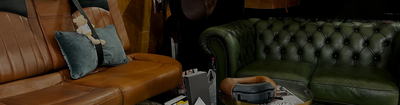 Rénovation d'un canapé Chesterfield en cuir par Cuir, Simili & Cie
