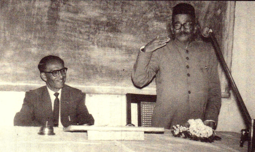 H. S. Krishnaswamy Iyengar with D. R. Bendre